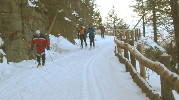 Cross country skiing at Mohonk. Photo by Daniel Chazin.